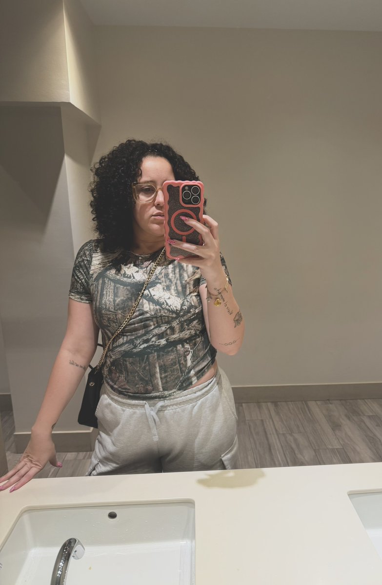 TheCurly_Queen's tweet photo. ✌🏻Texas https://t.co/8KFDuDLGHG