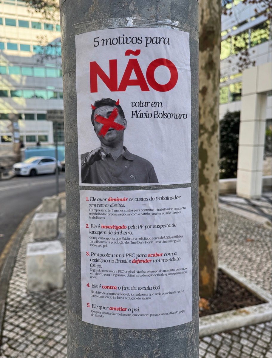 maricomecoco's tweet photo. ainda há luta e muito que podemos fazer para reverter esse resultado. colem cartazes pelas ruas, conversem com as pessoas, façam a luta chegar onde ela precisa chegar. resultado nenhum está escrito em pedra

#EleNão #Eleições2026 https://t.co/KUCM0oVULb