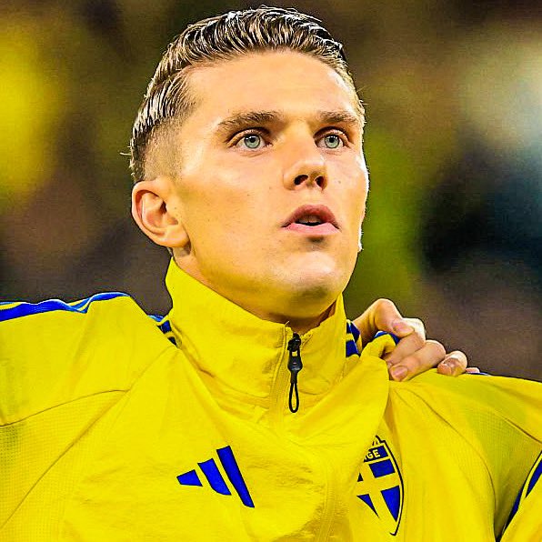 eurofootcom's tweet photo. 🚨🇸🇪 Viktor Gyökeres (28) has scored in four consecutive matches for Sweden! 😳

⚽️ vs Romania
⚽️ vs Poland
⚽️ vs Bosnia
⚽️ vs Romania

Graham Potter has him scoring. 👏 https://t.co/NnIz37ILFK