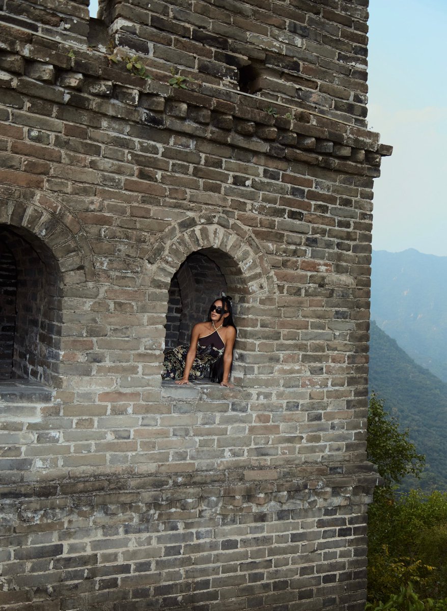 KimKardashian's tweet photo. The Great Wall of China 🇨🇳 https://t.co/kIAhXmMorm