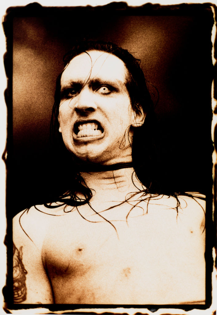 Revolvermag tweet picture