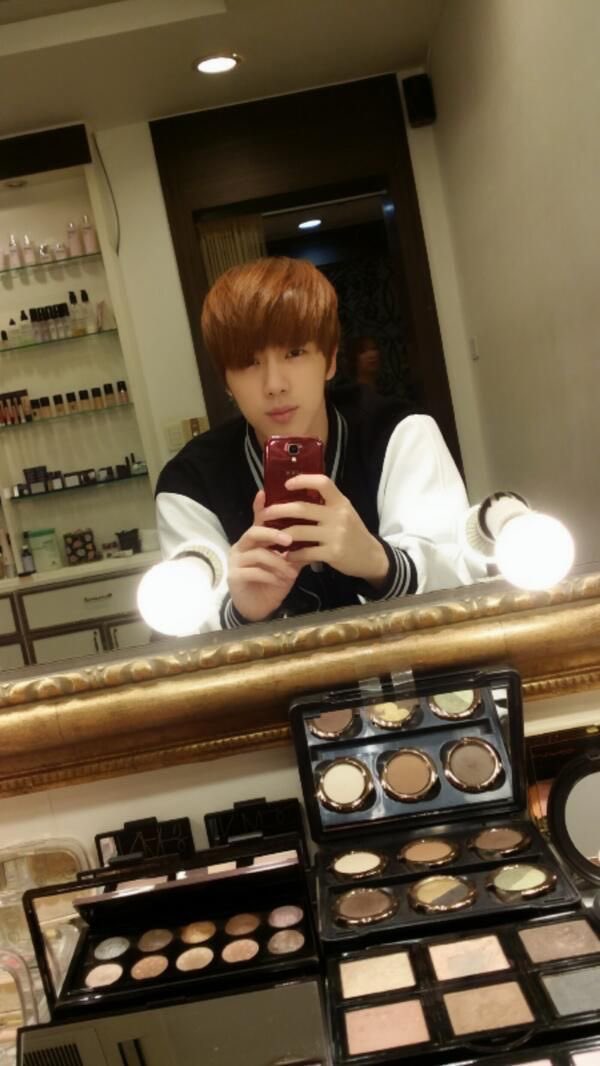 jinselfies's tweet photo. https://t.co/MukIcstDWx