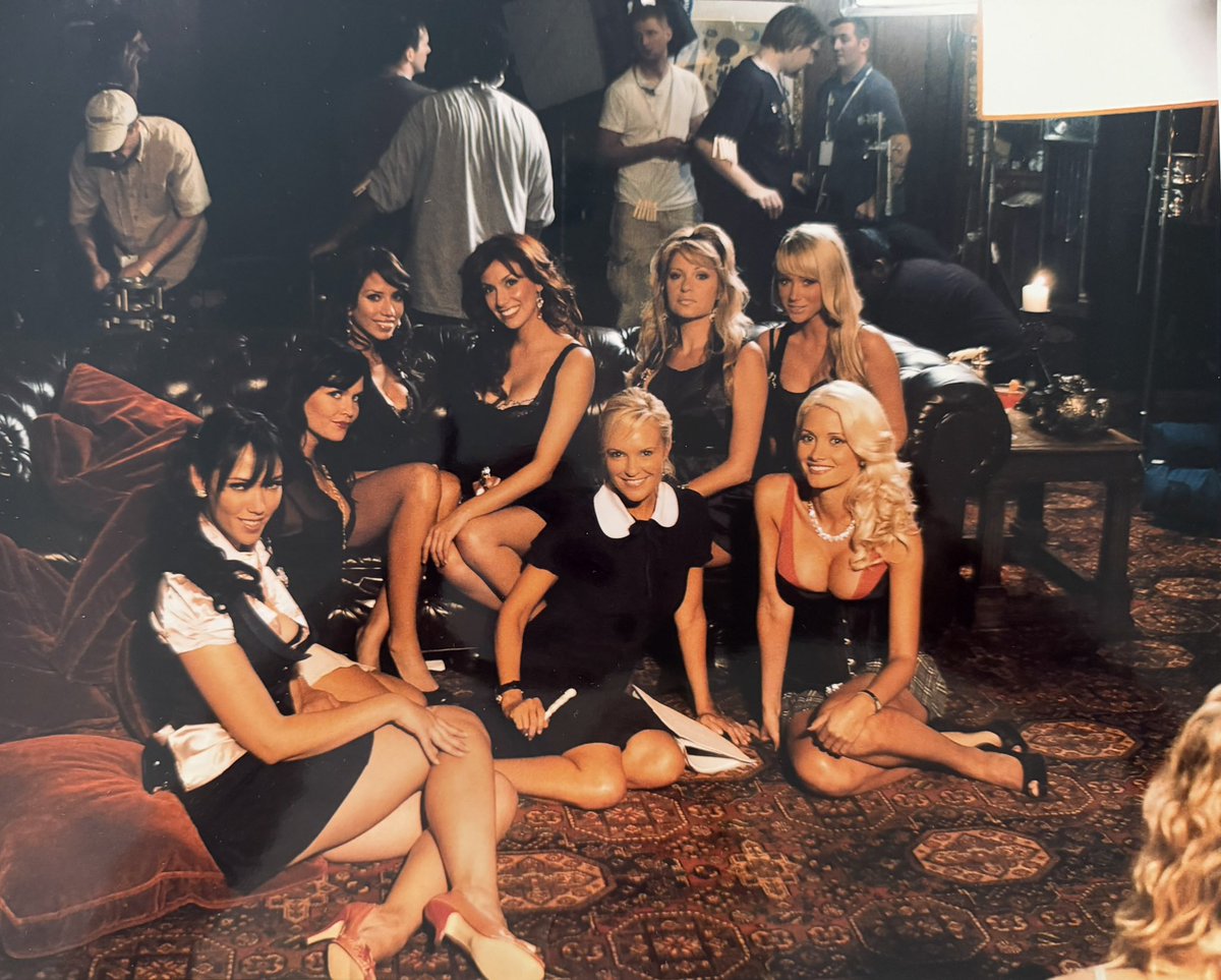 Bridget's tweet photo. 🐰💕New Girls Next Level Pod🐰💕Breaking down GND S5 E13: Fangs for the Mammories. Finally filming my horror movie The Telling starring Holly Madison!
Audio available wherever you get your podcasts. Video on https://t.co/rjQTfNCN9i Ad free pods &amp; more on https://t.co/1KMe3u01Vm https://t.co/Jvs4peNjdW