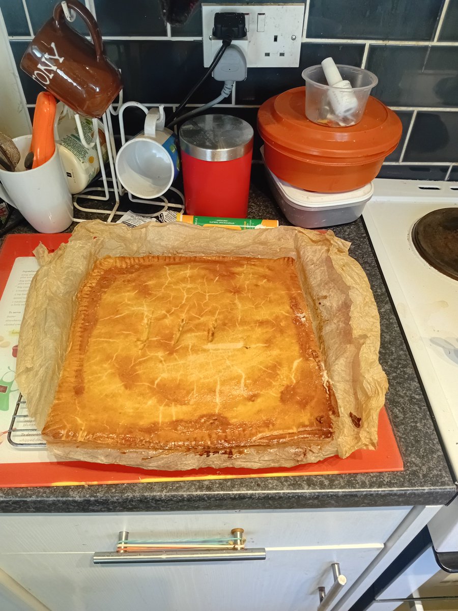PHILLIP8969257's tweet photo. @KaleyC97689 Chicken pie.

X https://t.co/K2kRxRLSOA
