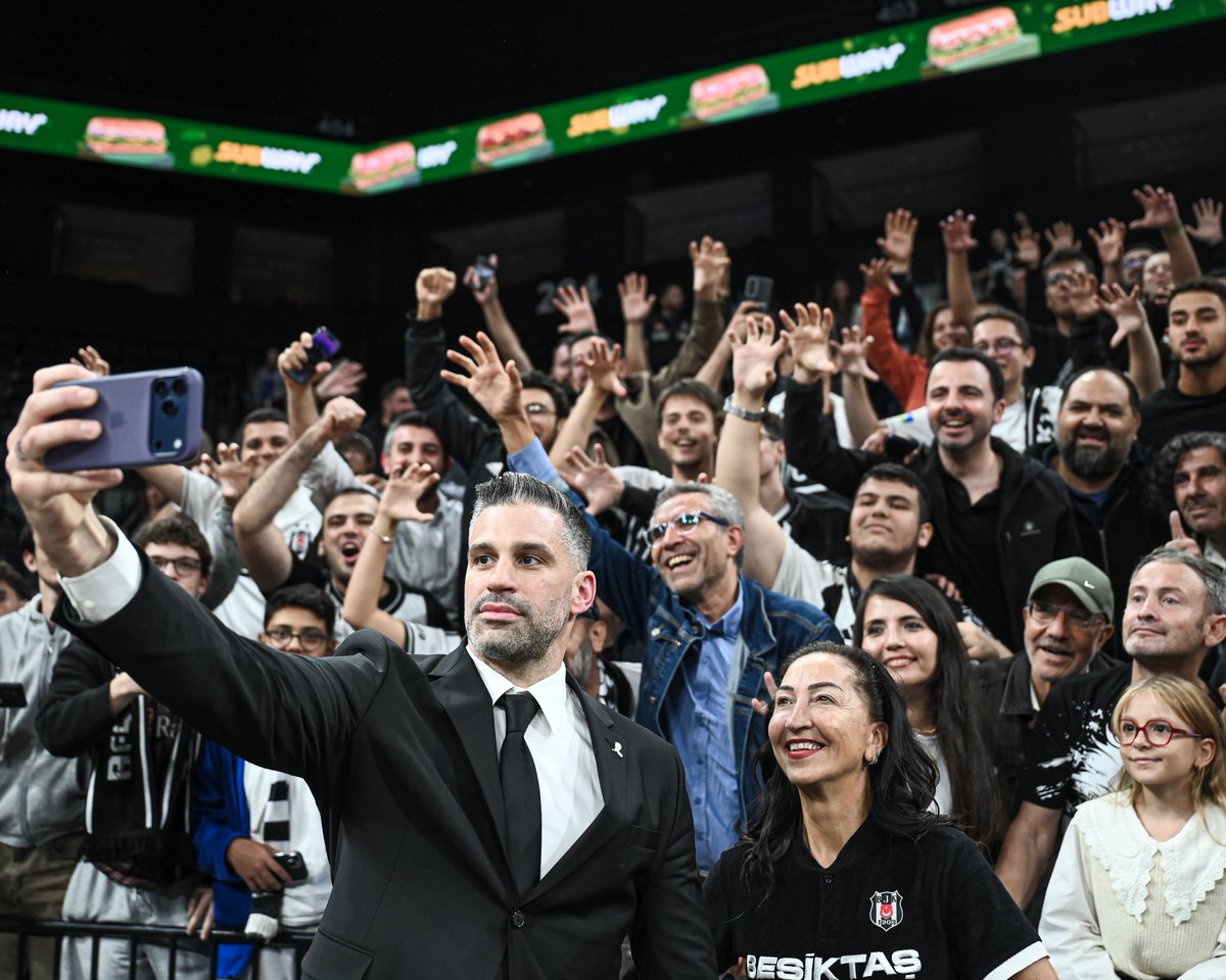 BJK_Basketbol's tweet photo. Fam. 🖤🤍 https://t.co/mE8RHvHHmT