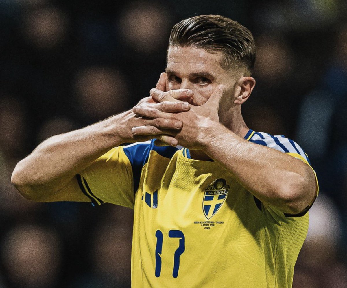 FabrizioRomano's tweet photo. 🤖🇸🇪 Four consecutive games with a goal for Viktor Gyökeres with Sweden!

He’s also the first player ever to score in 7 consecutive UEFA Nations League games. https://t.co/kaDMtqWXkD