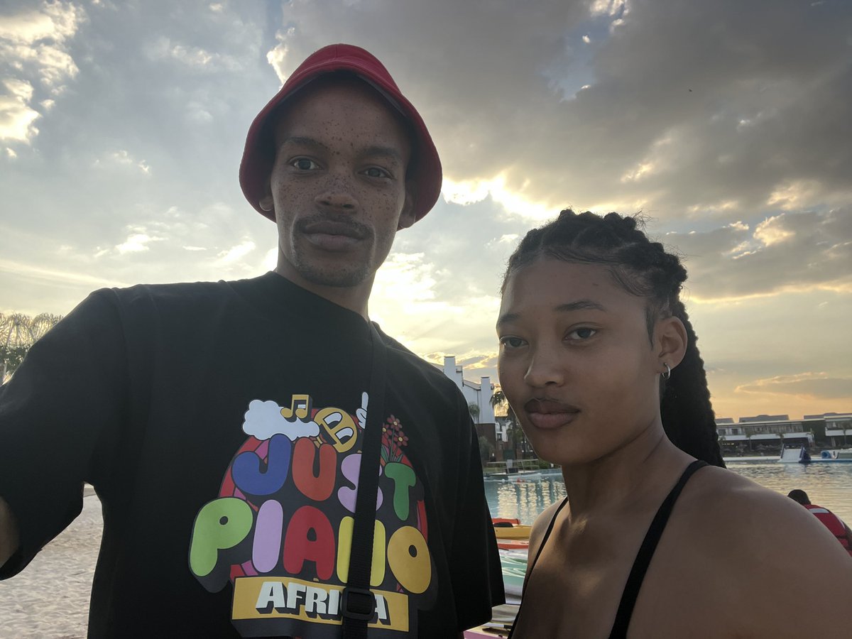 lavidaNOTA's tweet photo. “Abaphansi bavumile ukuba sifanelene thina sobabini, xa sikunye siyajabula, jabula!” https://t.co/YiiU4m0YLo