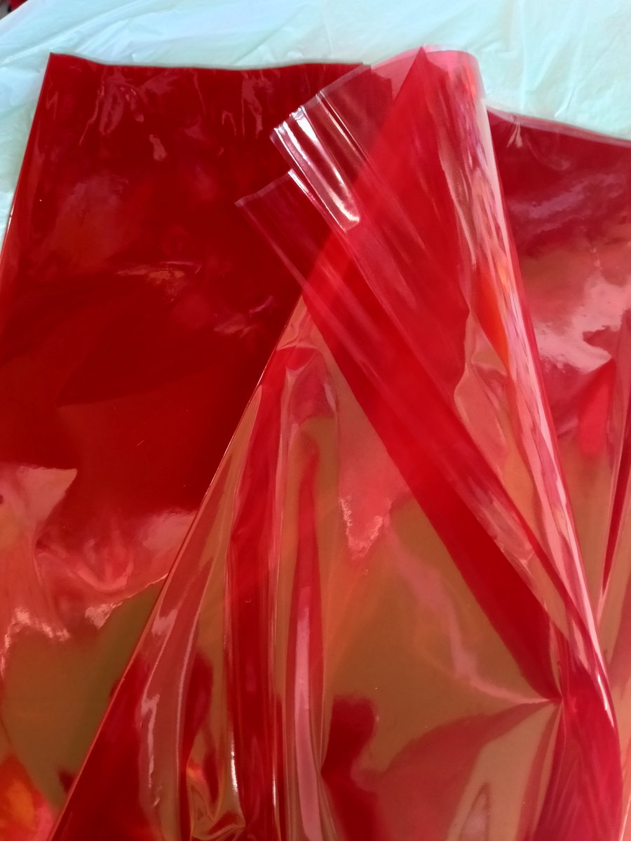 ajiinomen's tweet photo. Comprando celofán rojo para mis armys de mierdq de oriente, las amo HAGAMOS EL FP https://t.co/tR0Uu7aqxD