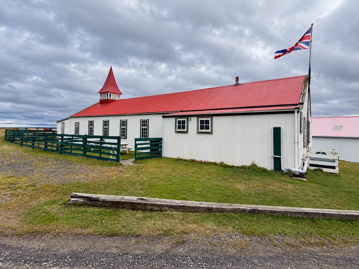 Colin_M_R's tweet photo. Good to visit Goose Green today and meet so many members of the community (including lots like us on a day trip from Stanley!). A beautiful setting, with powerful reminders.  #FalklandIslands https://t.co/XEg3bfRsJq
