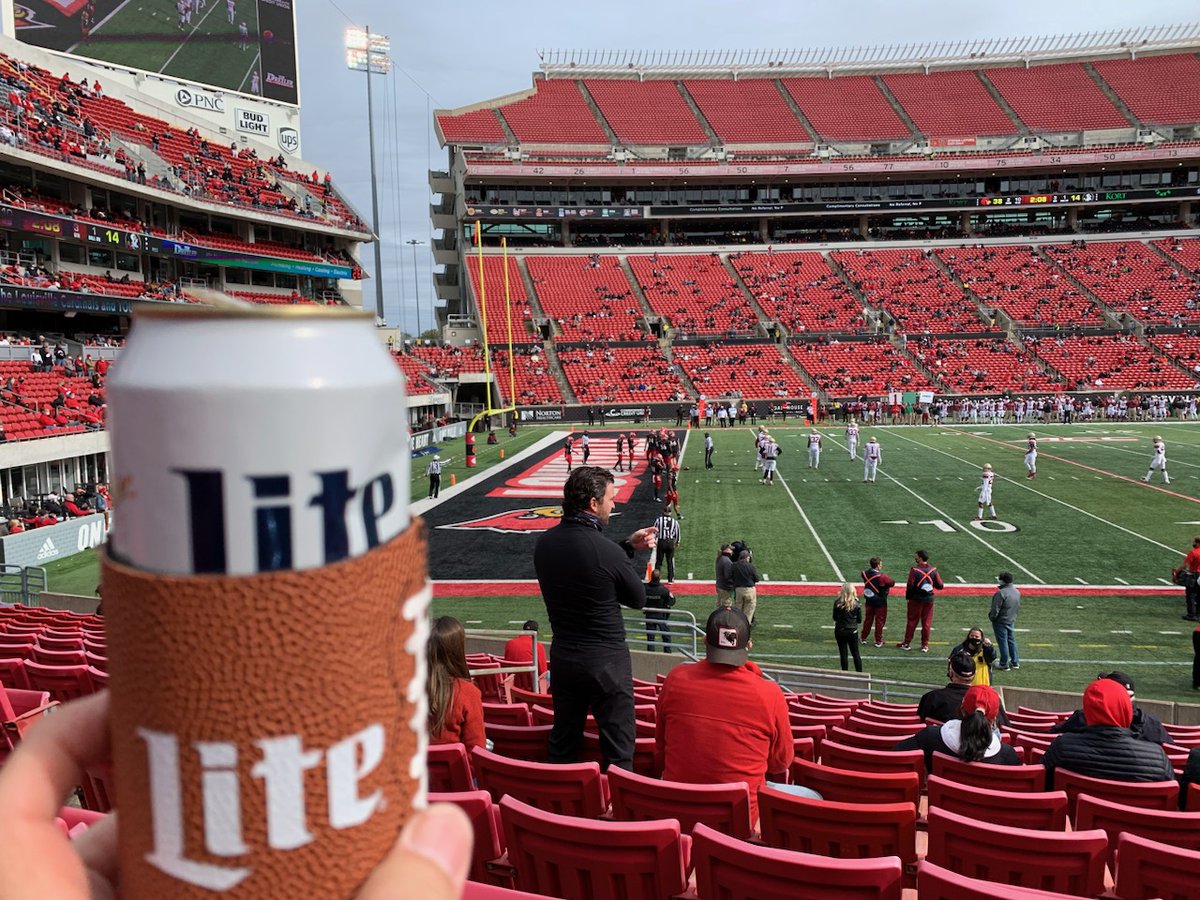 HighPrairieFarm's tweet photo. OTD Oct. 24, 2020. Land Ho. Before 11,465 at Cardinal Stadium, Scott Satterfield's second Louisville squad breaks 4-game losing streak w/48-16 win over Florida State. Javian Hawkins w/174 yds rushing, 3 TDs. Tutu Atwell w/129 yds receiving. FSU en route to worst season in 45 yrs. https://t.co/W56WfB2Z0l