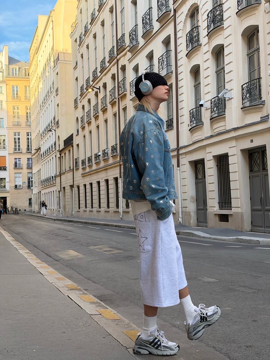 lixiibelle's tweet photo. why is he just so casually the coolest person ever 

FELIX ICÔNE DE LA MODE
#FELIXxLVSS27 #FELIX @LouisVuitton https://t.co/JrU9Ha9Wxm