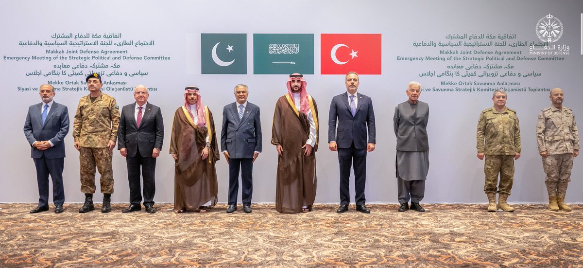 AyidhSalemQ's tweet photo. عاجل ورسميا 

حلف مكة 🕋 يـعـلـن تـفـعـيـل الـردع الـجـمـاعـي و الـدفـاع الـمـشـتـرك بشكل فوري. https://t.co/I1IJ7479a4