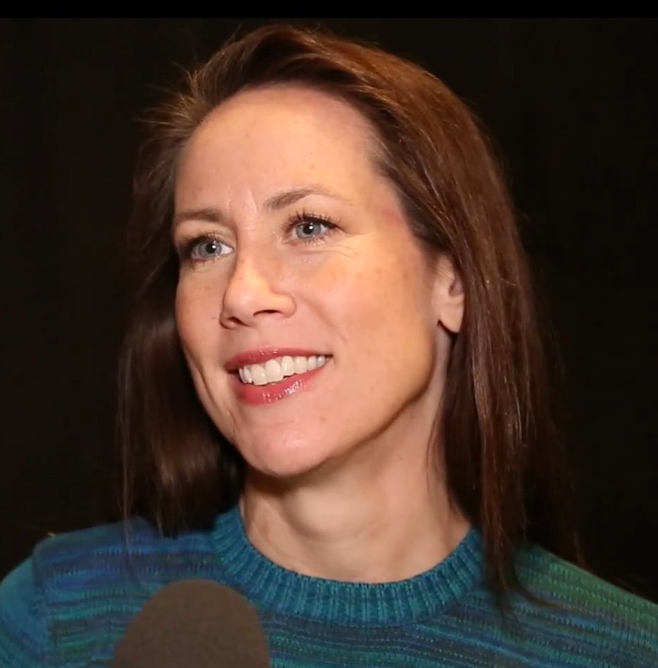 helensorchid's tweet photo. can someone confirm that Miriam shor is a real person? having doubts rn #miriamshor https://t.co/BRoiVRsE00