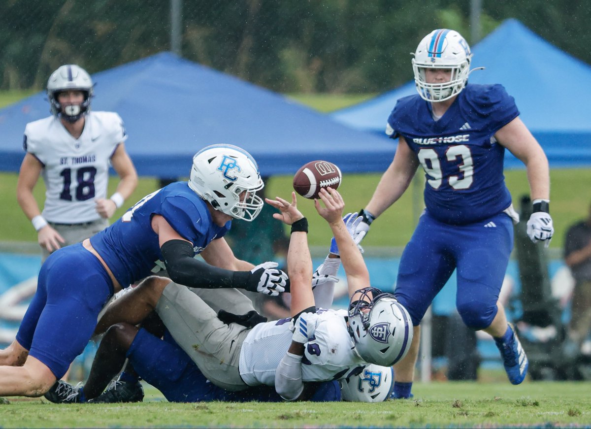 BlueHoseFB's tweet photo. Still thinking about this sequence 😝

#GoBlueHose | #WinToday https://t.co/NVk94KwRl0