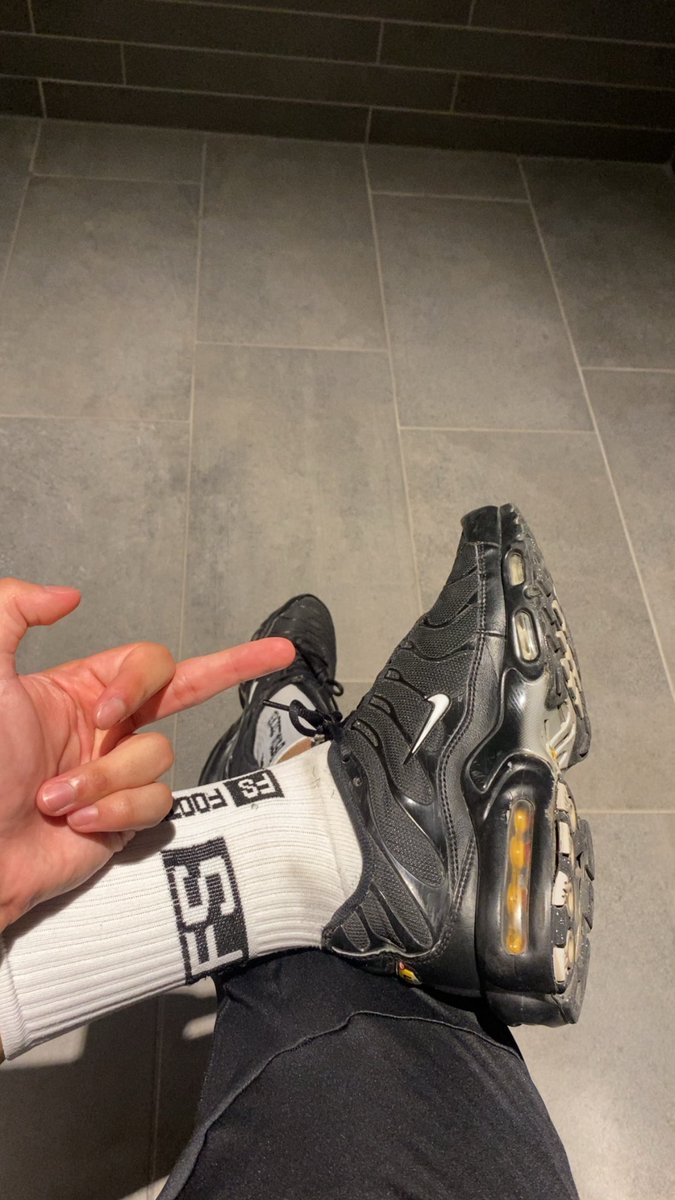 Saudimaster56's tweet photo. Du bist geboren um meine Socken und Schuhe nach dem Gym mit deiner Zunge sauber zu machen oder nicht 
schweiny 🐷?

#Alpha #Master #findom https://t.co/LnA1ruvSTI