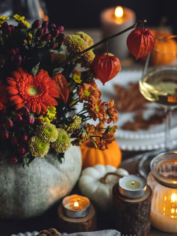 McNamaraFlorist's tweet photo. Whether your Halloween celebration is filled with family-friendly activities or a few grown-up frights, thoughtful planning, creative decor, and, of course, ghostly blooms, will make it a night to remember. Here's our Halloween Guide: https://t.co/PfaaE4pf6I https://t.co/4dpDCrSjvl