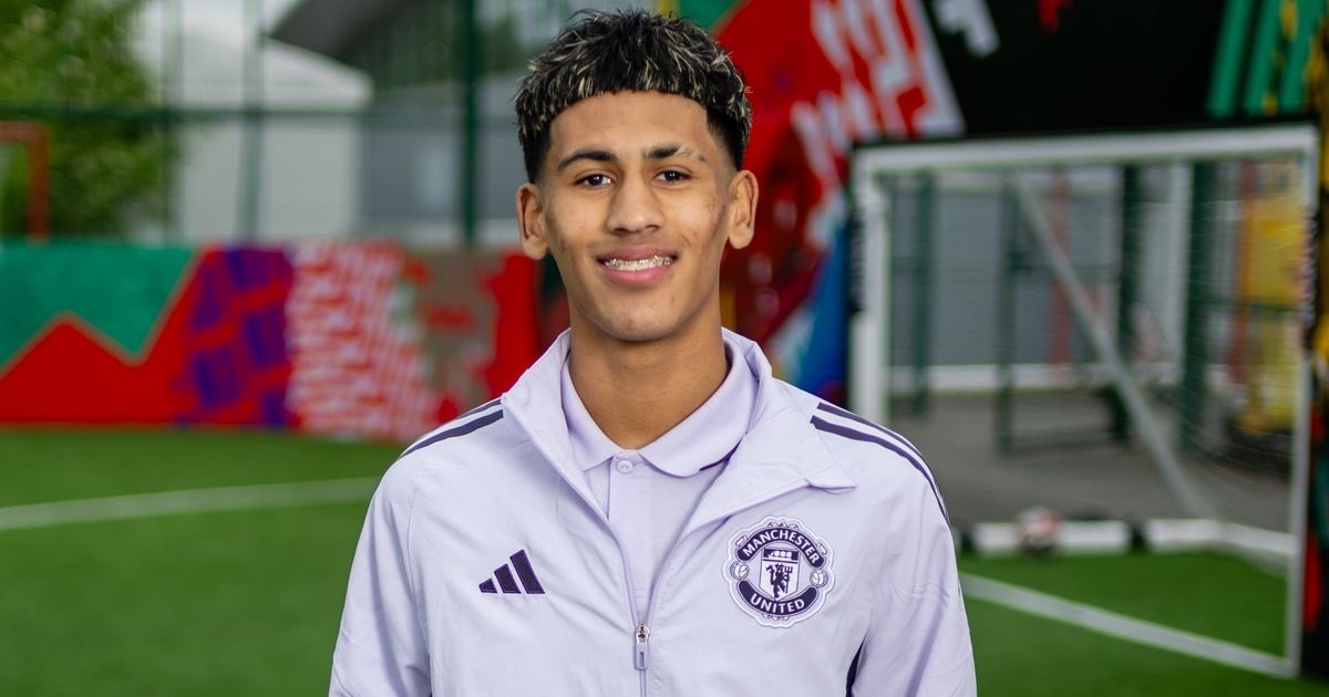 TheRealNinety90's tweet photo. 🚨 JJ Gabriel's family have made a formal request for him to play at least 20 minutes in THREE games — vs Sabah (Champions League), Brighton (FA Cup) and Bournemouth (PL) — before they'll open scholarship contract talks.
[@DanyalHKhan] https://t.co/ZhexYWPa2N