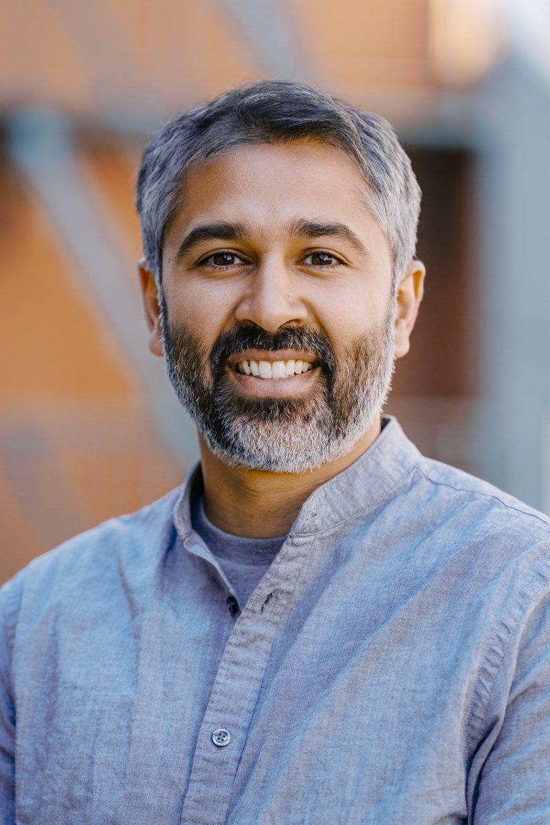 johncumbers's tweet photo. Every cheap RNA screen in drug discovery throws away the thing that splice-switching drugs actually change. @Sculpta just went after that.

Subscribe to our newsletter and get the biggest biotech news straight to your inbox 🧬
 https://t.co/zNAM5BPJT0

@neal_amin  left a Stanford faculty position to build this. The chemistry is elegant. Plant handles along the RNA inside living cells, click a DNA barcode onto them, and pool every sample before a single enzyme gets involved.

Two approved drugs already work by fixing how one gene is spliced. Imagine screening for the next ones with isoform resolution as standard.

"We are working towards the first comprehensive atlas of RNA processing at single cell resolution for new therapeutic target discovery."

Visit the SynBioBeta website to read the full article.
https://t.co/xVc8qZn0Ne