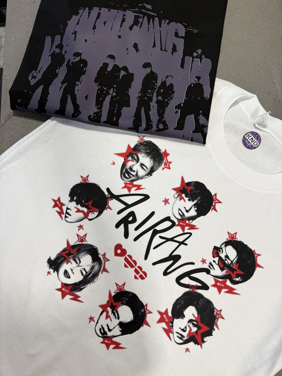 feedmesheeran's tweet photo. Armys de mierda estoy por cerrar pedidos para los conciertos de bts si quieren comprar es ahora o nunca
tengo 20% de descuento si pagan con transferencia
y el envio a cualquier sucursal de correo argentino es gratis free 0 pesos https://t.co/UqaheAWz4C
