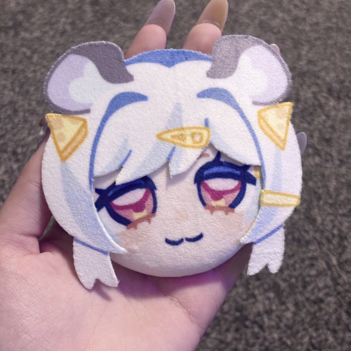 qukiyyo's tweet photo. mimi plush badge… i messed up the sizing a bit, but i still think shes cute!!
#mimimite https://t.co/tHQTaFodFU