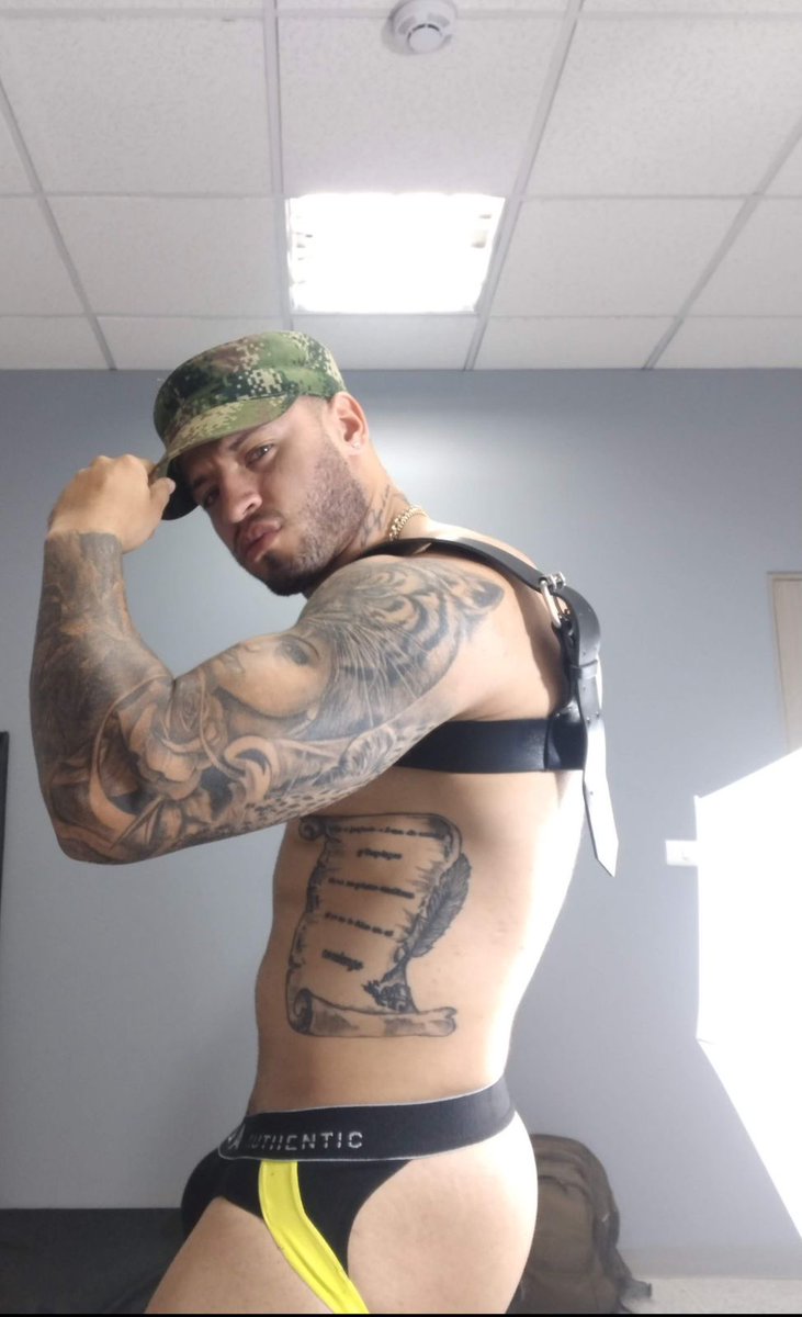 Dereck_106F4F's tweet photo. Do you like the idea of ​​me being your owner and you being my naughty bitch? Join my sites.👀👀🍆🍆🍑🍑
#RT #webcam @TeamDereckG_F4F https://t.co/UOIFqqT6dF
