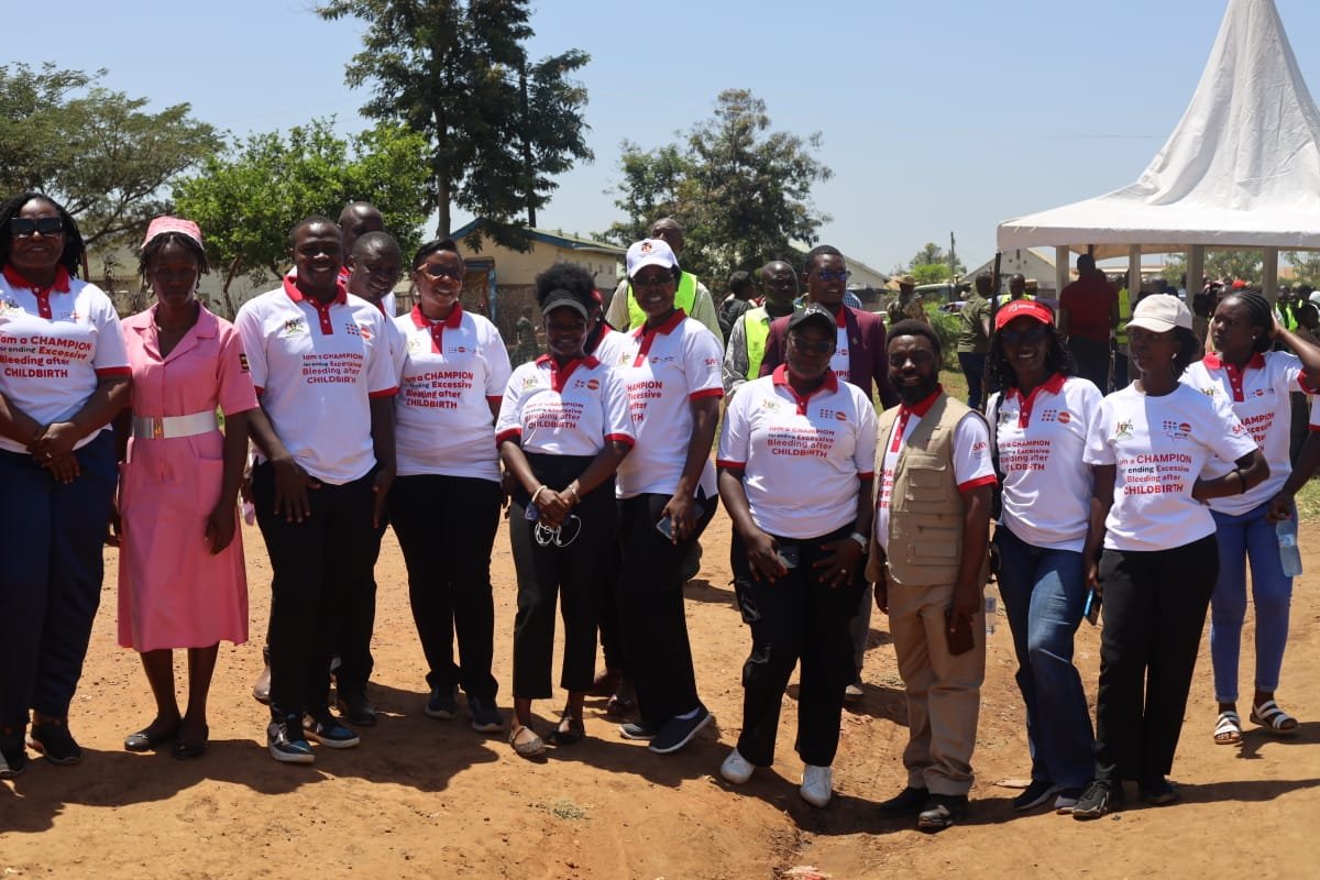 NutritionistKD's tweet photo. Earlier today in #KibukuDistrict, the @MinofHealthUG , @Amref_Uganda , @UNFPAUganda & @Bulamu_official convened us for the @WorldPPHday. This day reminds us of the mothers who die due to excessive bleeding after childbirth- behind every Statistic, is a mother. 

PPH doesn't come on the day of delivery, rather its built before pregnancy, during pregnancy & during delivery.

This means that mothers should prepare and eat healthy to build iron stores and keep the body strong to push and resilient reduce tears and be able to be on itself. 

As a #Nutritionist i stand for integration of Nutrition in Maternal Child Health & Newborn.

@DianaAtwine @NaguruC @MinofHealthUG @Rachealkyy @CKainerugaba @believe_kama @mtnug @stanbicug 

#NationalPPHDay | #PPHAwarenessCampaign