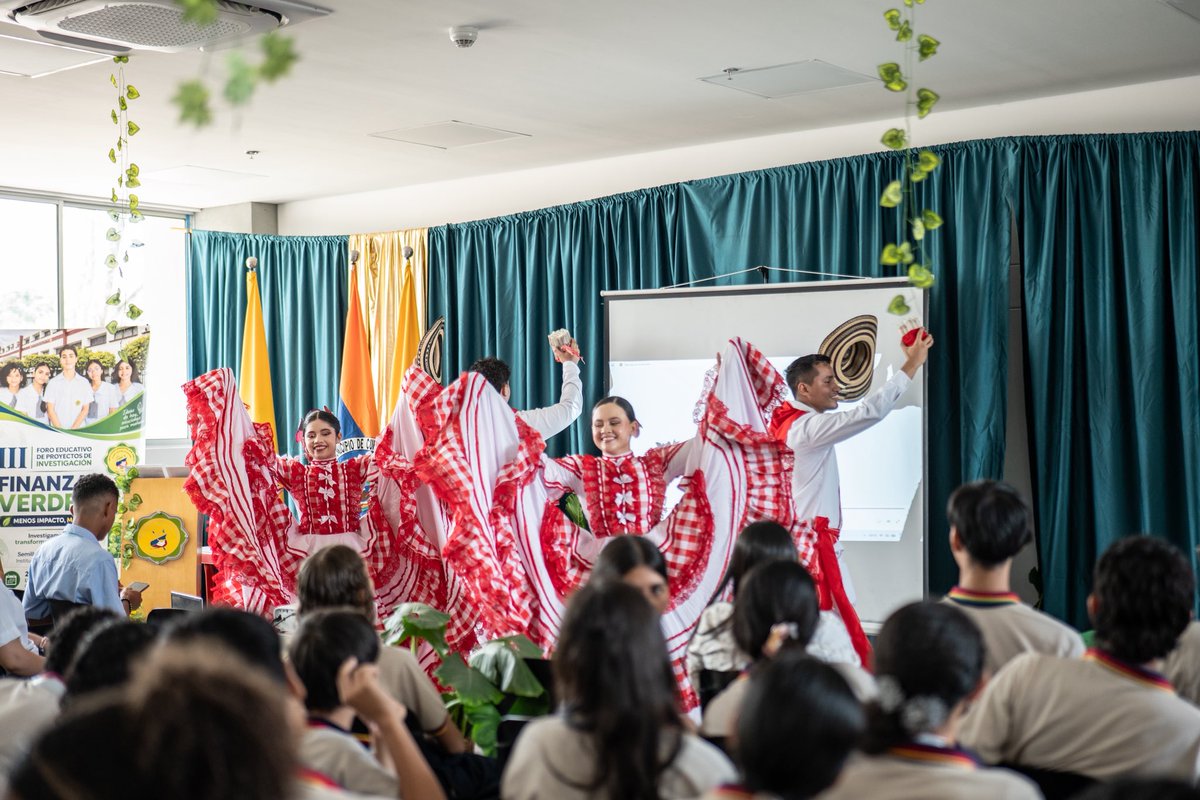 Corpocesar's tweet photo. Corpocesar acompañó el III Foro Educativo “Finanzas Verdes: menos impacto, más valor”, realizado por la I.E. San Pablo de Curumaní.

Un espacio para fortalecer la educación ambiental, el emprendimiento sostenible y el pensamiento crítico frente a los retos del cambio climático. https://t.co/X6P21oZ5BA