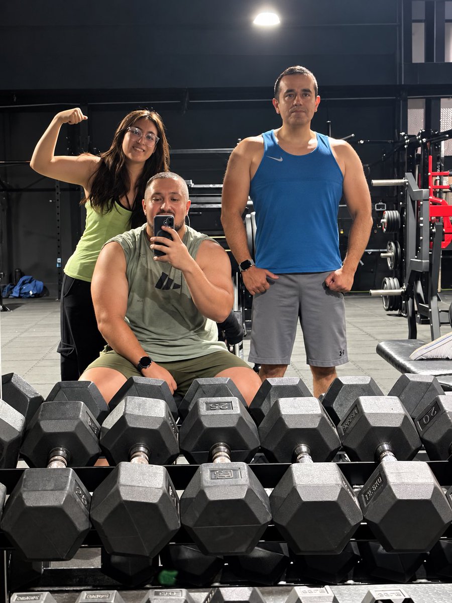 FernandoFlor93's tweet photo. Progreso es progreso #Crossfit #gym https://t.co/2TSd7hrtN7