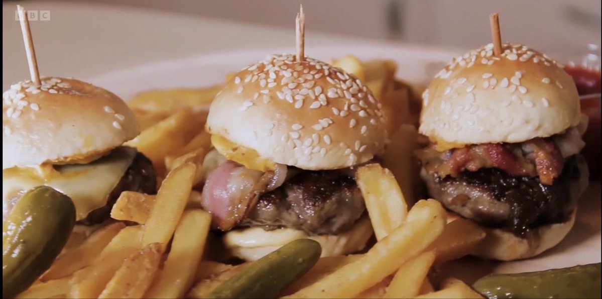GhostJunta's tweet photo. That burger looks sentient
#Panorama #CancerBefore50 #BBC https://t.co/TTCyBUFyRq