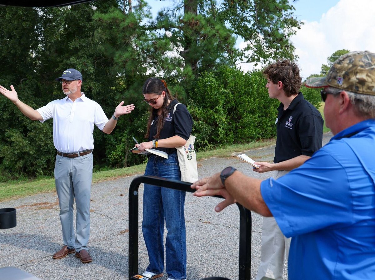 UGA_CollegeofAg's tweet photo. 🌳 CAES horticulture experts are supporting a collaborative effort to reforest the Greater Augusta region as part of the Grow Back Project.

🔗 https://t.co/LTE0onSaeP https://t.co/5pSRlSk8gq