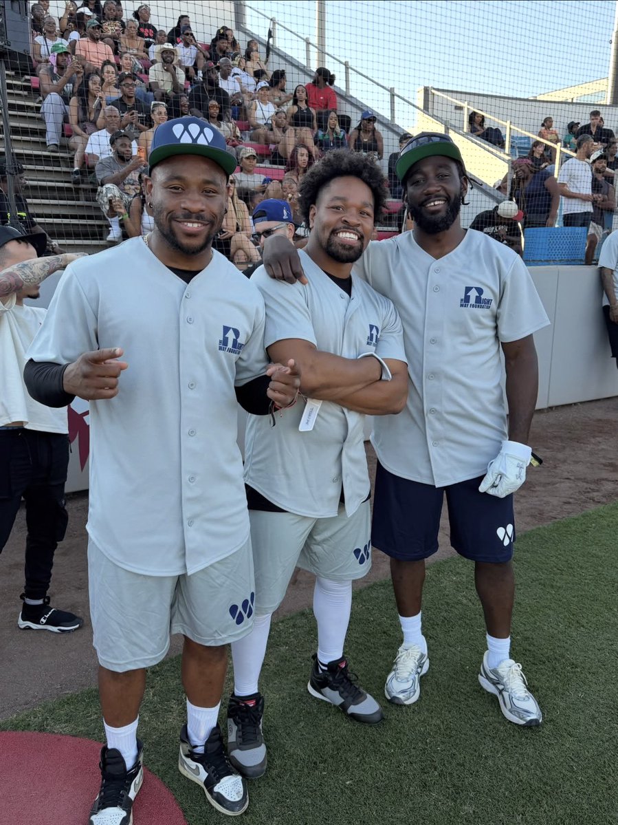 ShowtimeShawnP's tweet photo. With my guys! https://t.co/fD3QIHZzft