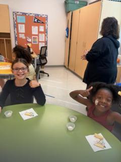 ReadingCSD's tweet photo. In Tech Tools this quarter, some classes took a break from Tech to learn about nutrition from an Ohio State educator. https://t.co/krg04jmmEs https://t.co/HrdE90k0jN