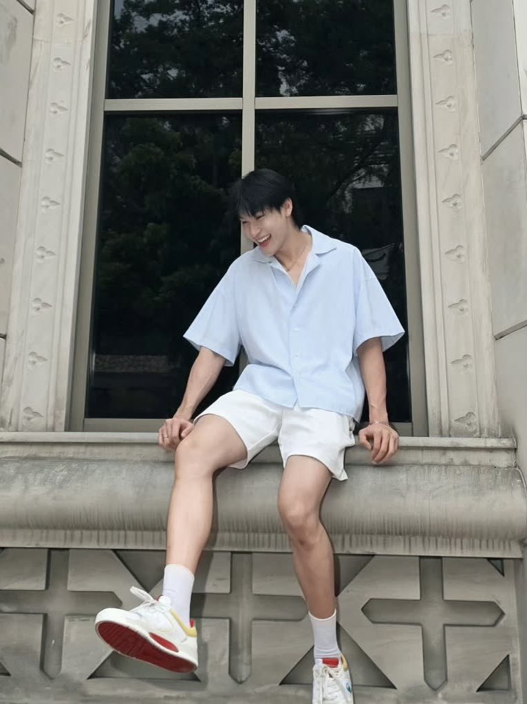 moogot11's tweet photo. นั่งสูงขนาดนี้จะลงยังไง     …………. https://t.co/YBNSZ2IUwQ