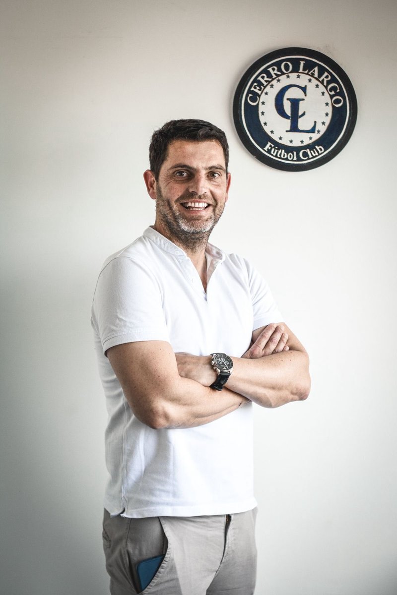 MartinCharquero's tweet photo. Bruno Silva es el nuevo entrenador de Cerro Largo. 

Asumirá mañana. Trabajará con Deivis Barone y el profesor Caballero. 

Más información en @CarveDeportiva https://t.co/uH0vict3Lc