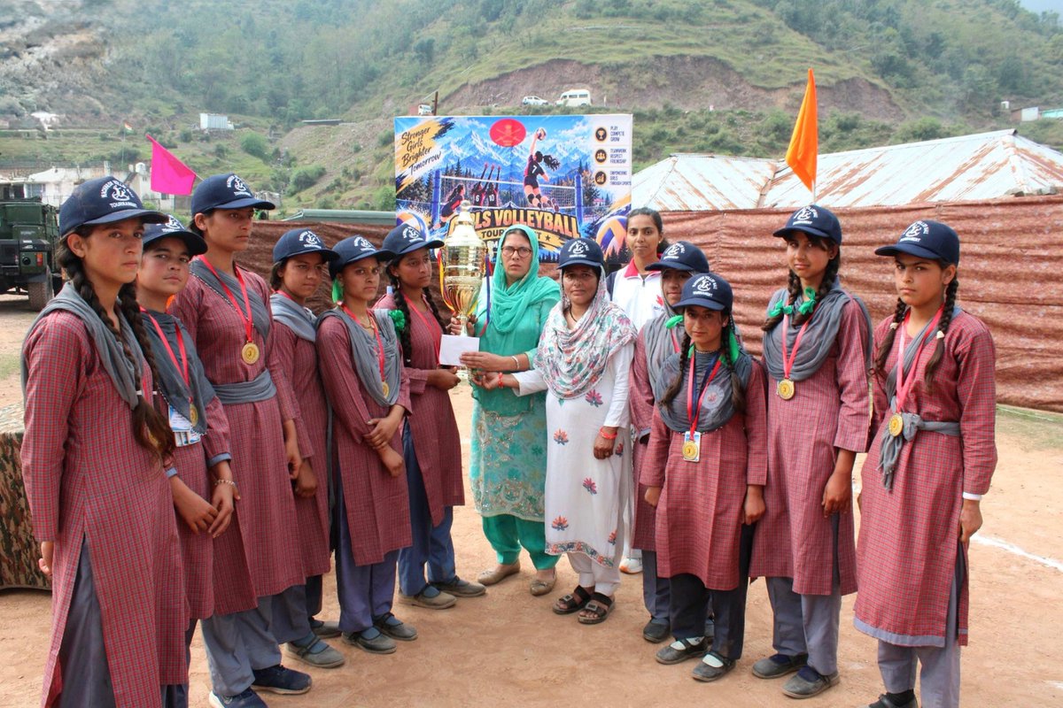RisingStarCorps's tweet photo. #IndianArmy
#NationFirst
#WomenEmpowerment

🏐 Spike. Soar. Succeed.

Breaking barriers at Machhedi! Bayonet Brigade of #RisingStarCorps conducted the first-ever Girls’ Volleyball Tournament, bringing together 50+ young girls in a powerful display of talent, teamwork and determination.

Empowering girls. Building confidence. 

@adgpi @WesternComd_IA