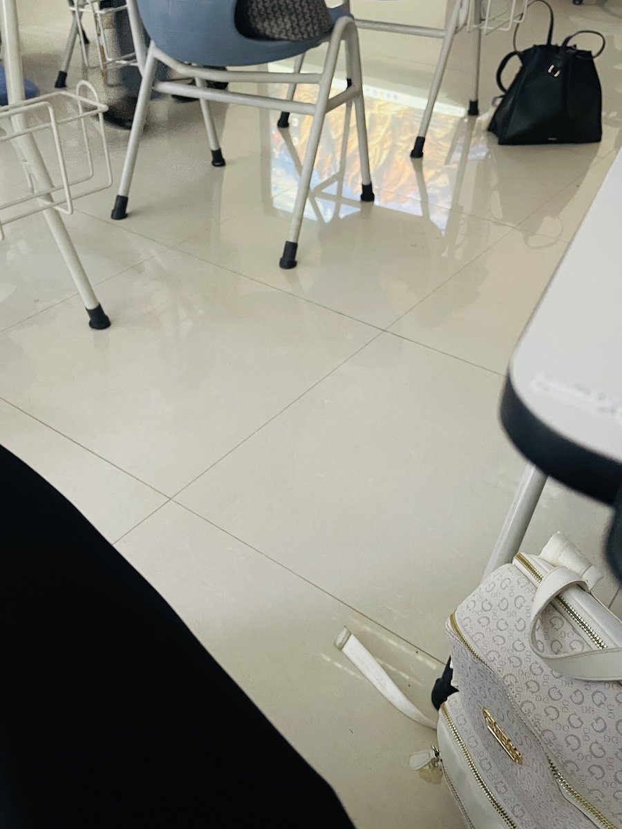 Laysstudycenter's tweet photo. Randoms from today https://t.co/ENsoOfzakZ