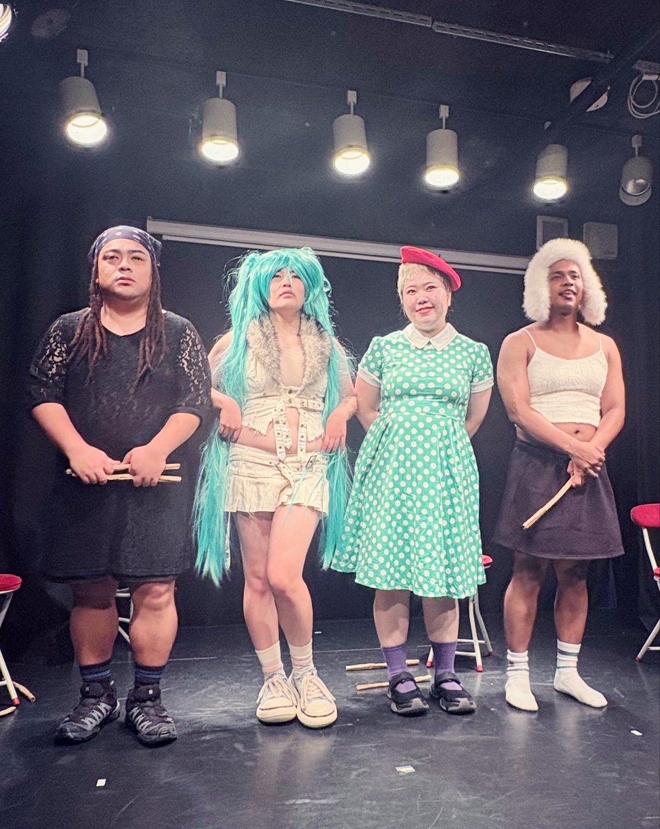 gkelhsmf's tweet photo. 261005 シアターミネルヴァ
伝説のガールズバンドgasag0s0のラストライブに立ち会えた😣
今日もちび姫がかわいい、、もう会えないなんて😣
4人並んでドラム叩く姿を忘れない😣

呼吸しんどくなるほど笑ったのに何も覚えてない😣記憶飛んだ😣あまりにもおもしろすぎた😣流血も見せてくれてありがとう.. https://t.co/TIwJWFpm03