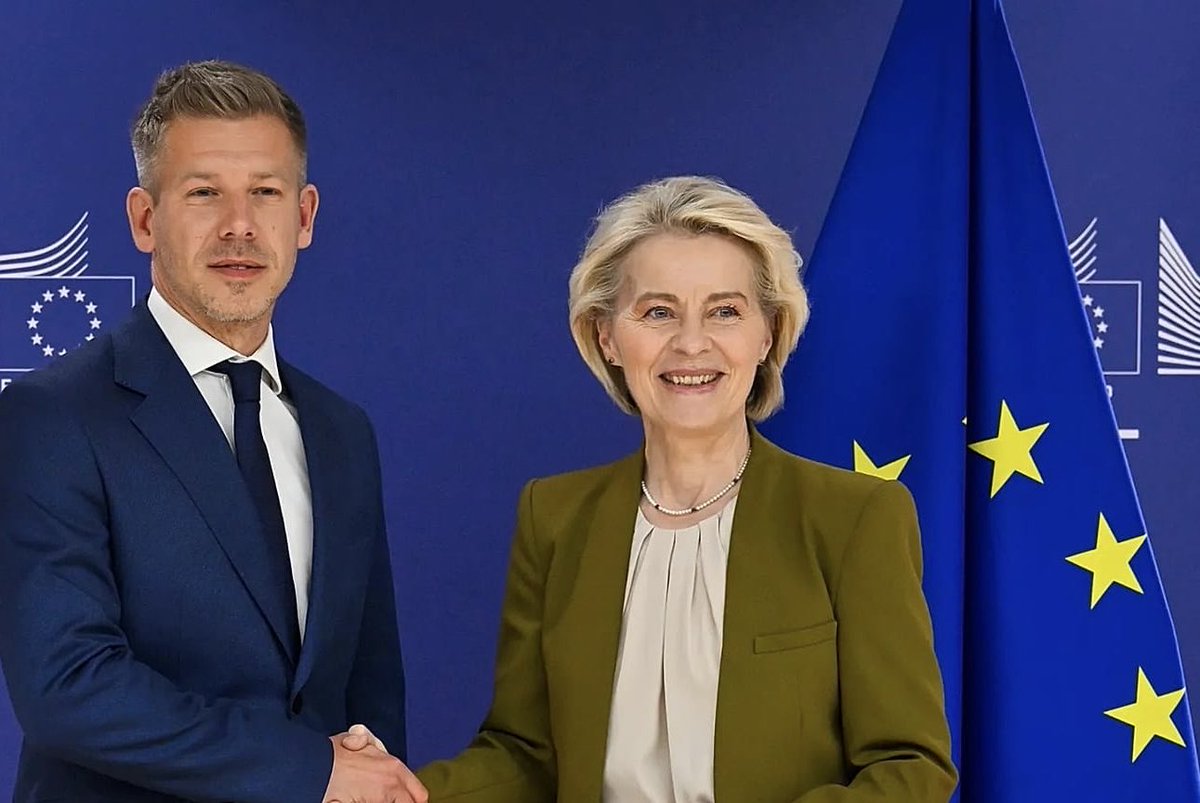 f_philippot's tweet photo. Et voilà ! Contrairement à ce qu’il avait promis aux Hongrois pendant la campagne des législatives, le 1er ministre hongrois Peter Magyar, eurogaga, « va lever le veto de la Hongrie sur l’adhésion de l’Ukraine à l’UE » ! 🤦🏻‍♂️
(cf : https://t.co/apeuRHOeHn)

Les Hongrois vont très vite regretter Viktor Orban !

À bas l’UE ! Vive les nations libres !