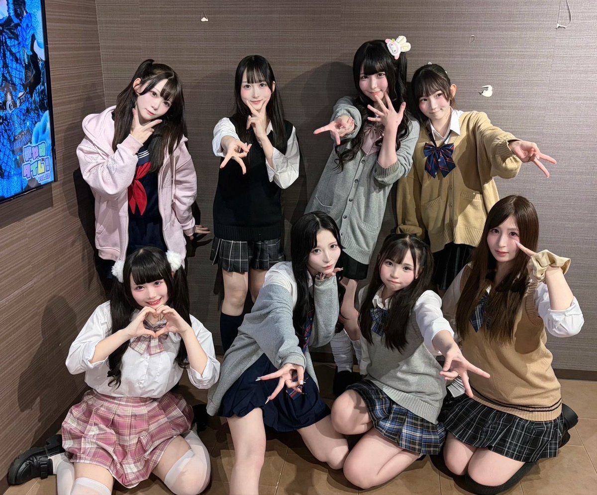 caSTORY_RS's tweet photo. 本日も、ライブありがとうございました🏫

次のライブは…🎤

10/7(水)
衛星とカラテアPresents
「超 明星現象 2026」
@ CHELSEA HOTEL(全14会場)
時間：OPEN 13:20 / START 13:40
料金：前方 ¥10,000 / 一般 ¥4,500

🎫
https://t.co/2TcGv2W5FJ

🎤13:40〜14:00
🗣️14:15〜15:15(TK) https://t.co/Xrza3XhsTe