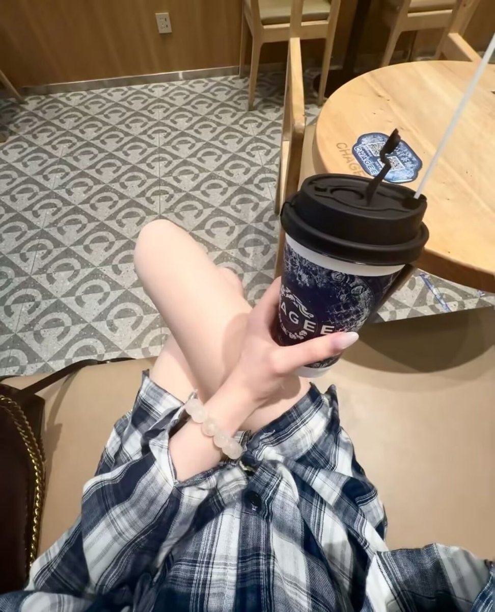 yangjuana88's tweet photo. 00女大，天津附近的固搭（抛友)怎么查询，想找个男菩萨！！      

我是小萌新不知道怎么找 #固炮 #反差 #女大 #天津 https://t.co/ueddagNe7d