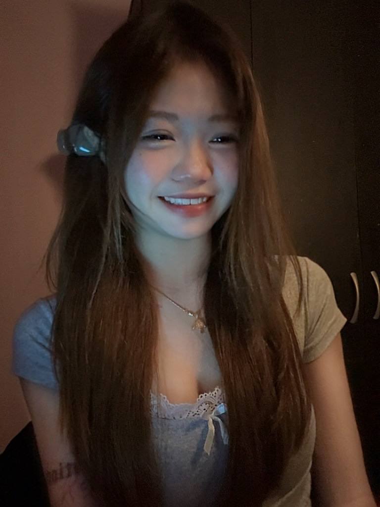 epic_iriss's tweet photo. Hiii sg boys and girls🇸🇬 (*^_^) https://t.co/lNJurFRGi8