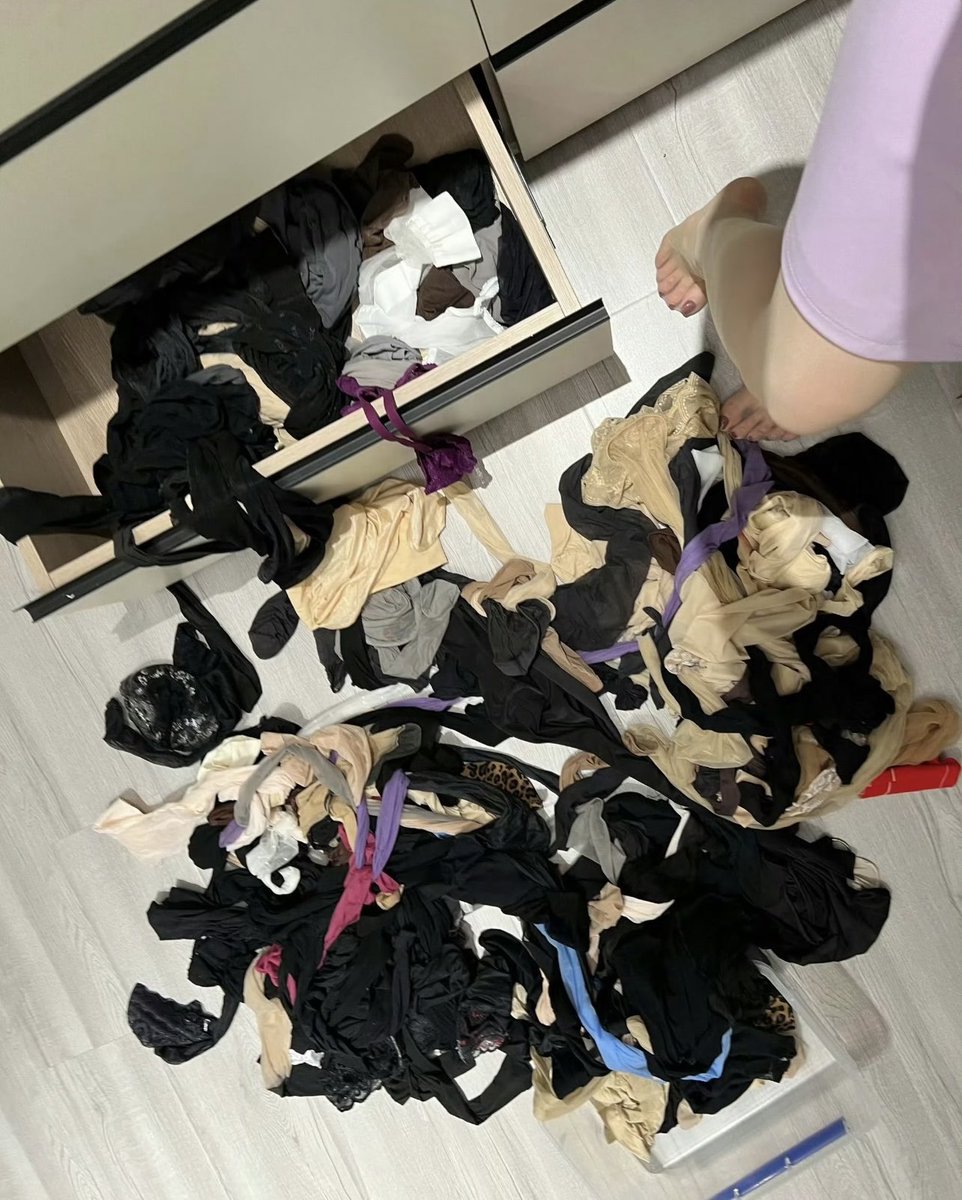 rmub8's tweet photo. 不听话就把臭袜子塞你嘴里 https://t.co/hFzAigMfKt