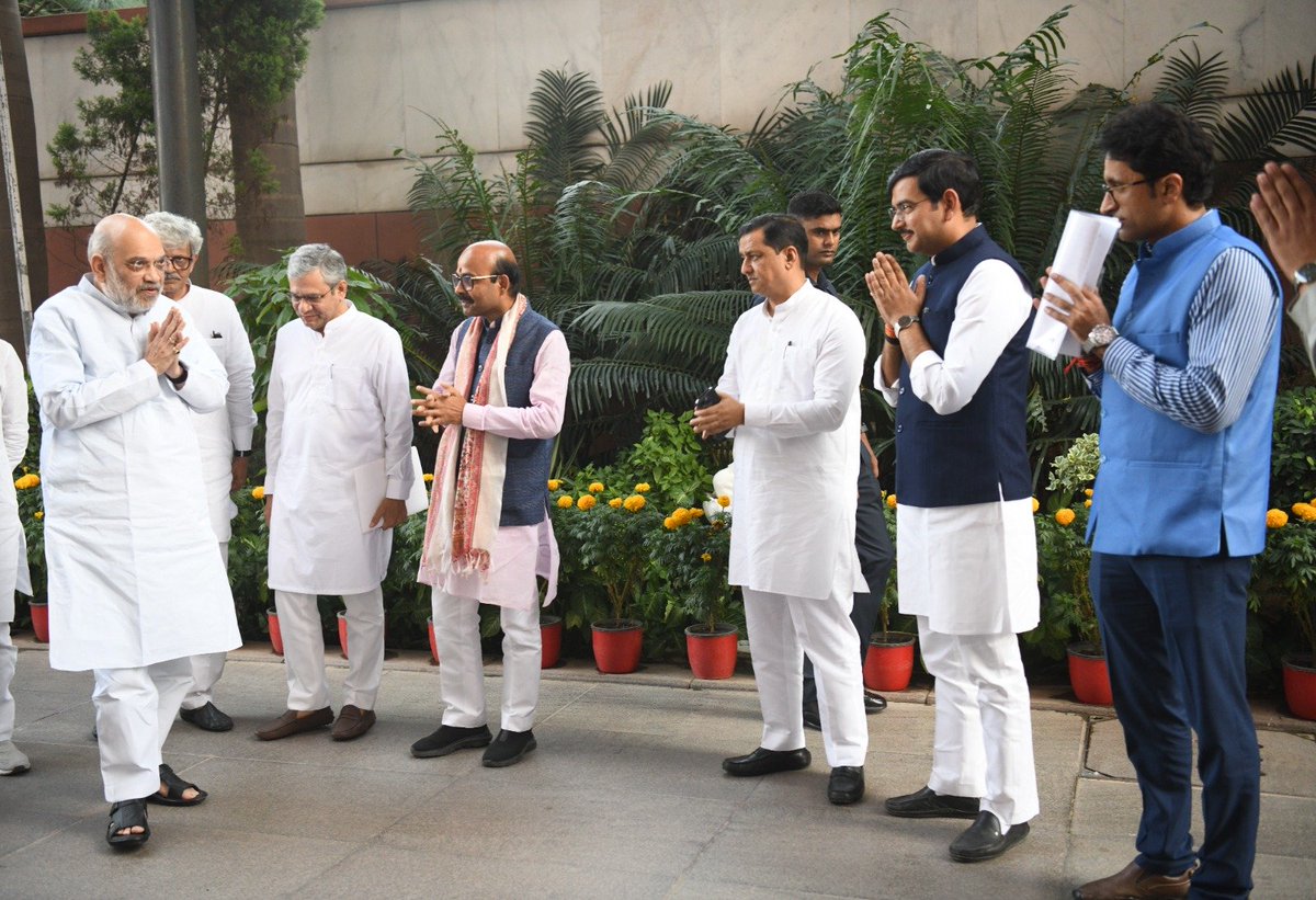 pradip103's tweet photo. Received guidance of Honorable Home Minister @AmitShah ji at the Party Headquarters today. https://t.co/ffejETVc55