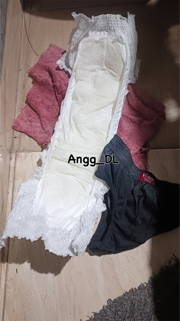 Angg_DL's tweet photo. (from 2.30am last night, yes no kidding)
I couldn't hold it anymore, it came out a lot😭
Also I got wet earlier during that sleep too before that massive leak😭 https://t.co/qarcUNloKE