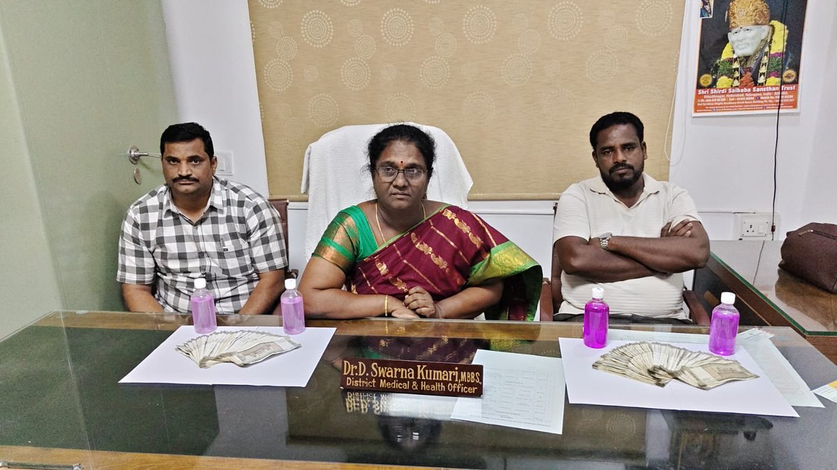 TelanganaACB's tweet photo. TRAP CASE - CITY RANGE-II

AO-1: Swarna Kumari, DM&amp;HO,
AO-2: M. Srinivas, Health Inspector, O/o the DM&amp;HO, Rangareddy District,
A-3: Maddiri Krishnaiah, Private Driver were caught by ACB, City Range-II

(Full details are in Press Note) https://t.co/QR5nRd5tvu