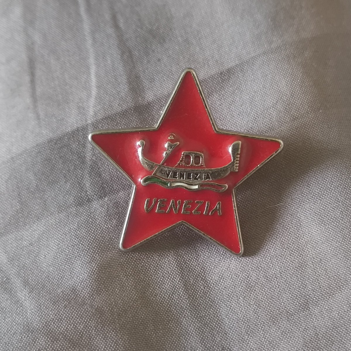 Sleepy96334688's tweet photo. Takie se z Wenecji przywiozłem rozumiem że mam czekać na SWAT team? https://t.co/6E8Zw2UDFQ