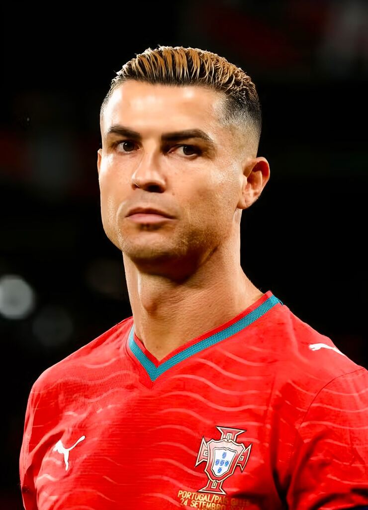 PolymarketFC's tweet photo. 🚨JUST IN: Piers Morgan SLAMS Jorge Jesus for “HUMILIATING” Cristiano Ronaldo

“This guy is the Portuguese Erik Ten Hag… wants to make a name for himself being the big tough guy by trying to humiliate Cristiano” 

Ten Hag catching strays. https://t.co/DUwdGHmuza