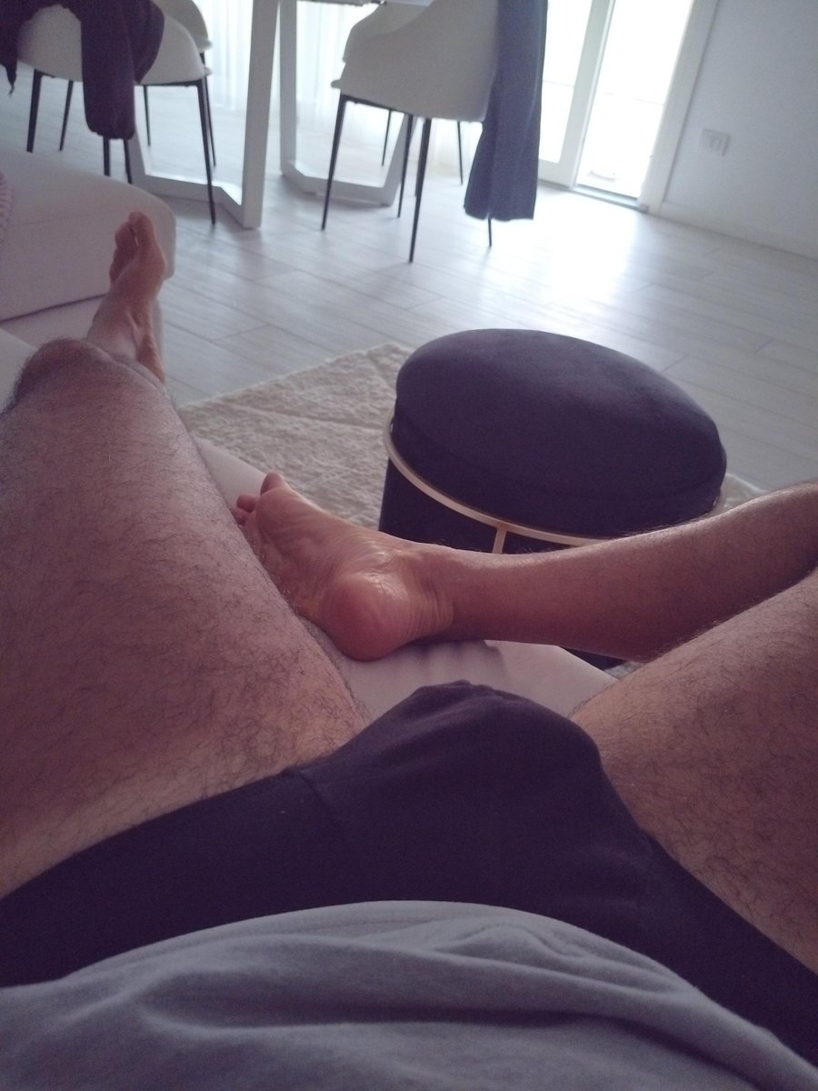 Franklin4469161's tweet photo. Relaxing feets...💕.. #feet #feetworshi̇p #feets https://t.co/6VduwMmQJ6