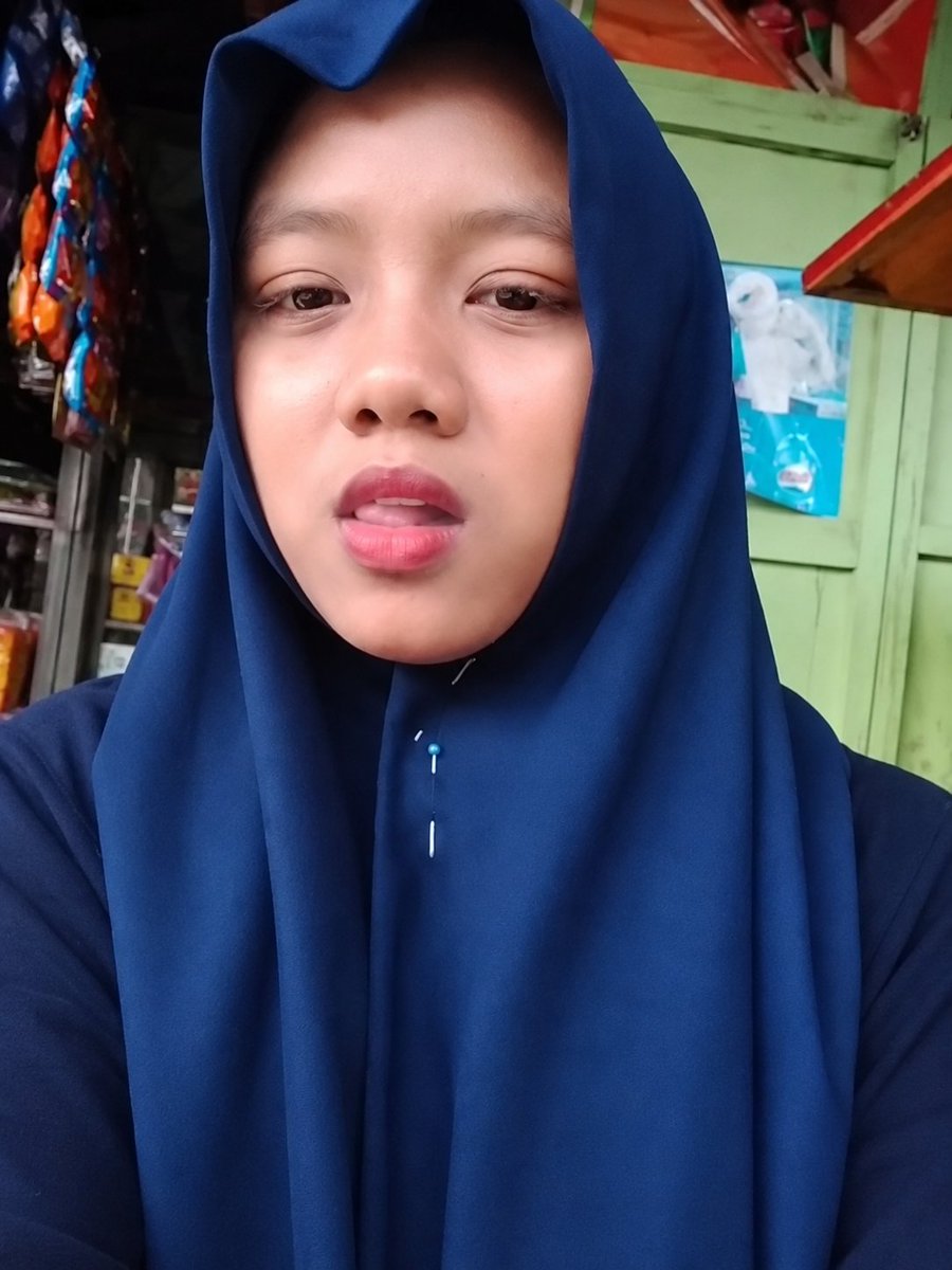 cderrile's tweet photo. Main sama penjaga warung 
https://t.co/8Mj0ur17VH https://t.co/WoolI9ryyO
