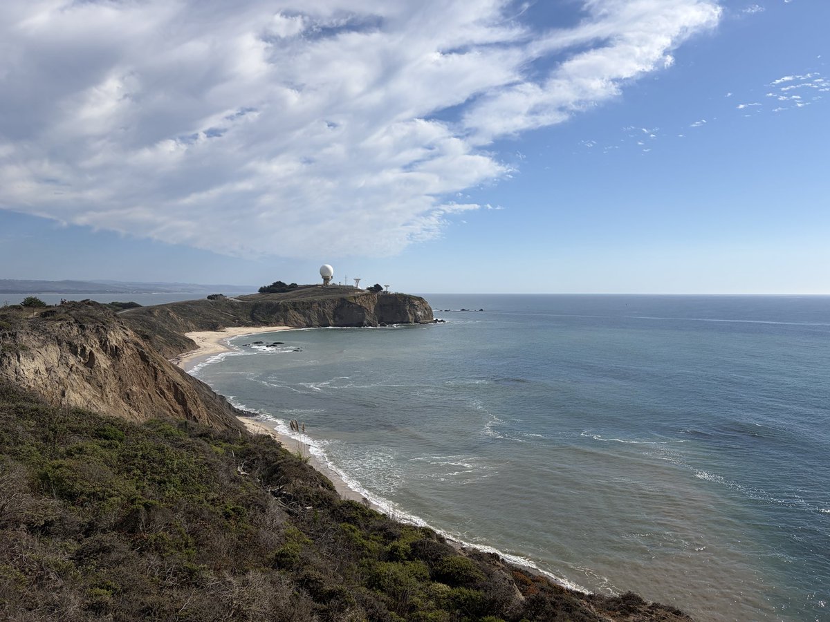 olyjw's tweet photo. half moon bay walks before the sf tech week storm https://t.co/t3SKl06MwY